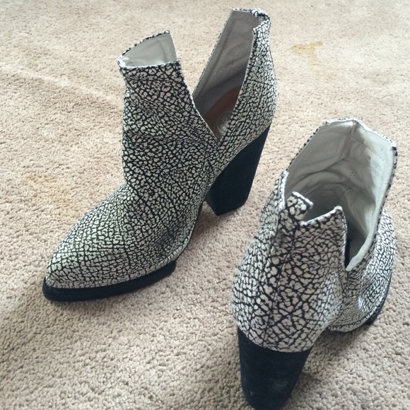 Who's Next Leather Boot - Black/White