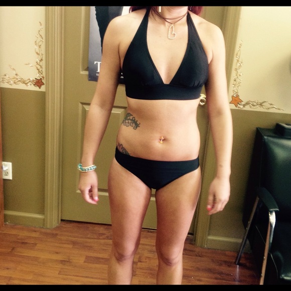 Two piece bathing suit - Picture 3 of 4