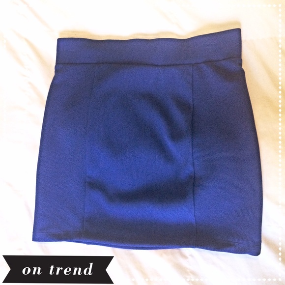 ๐บSOLD๐บRoyal Blue Bodycon Skirt - Picture 2 of 3
