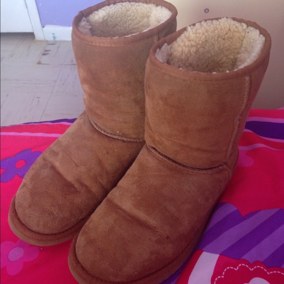 Uggs willing to sell - Picture 1 of 2