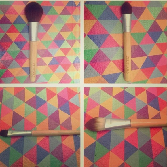 ✨Sold✨ Various Drugstore makeup brushes.