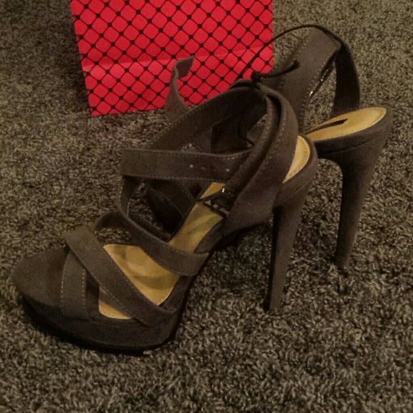 High heel dark grey suede