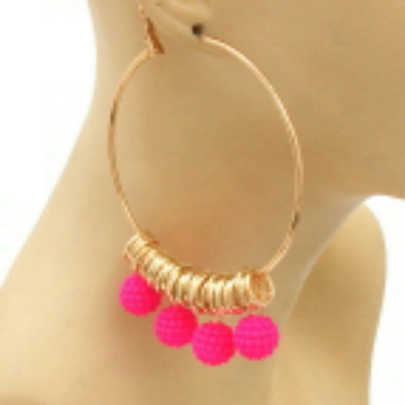 Earring - Picture 1 of 1