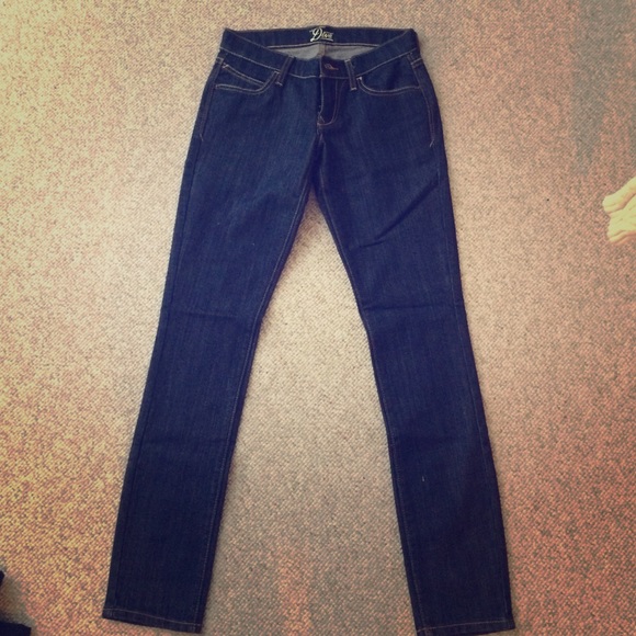 SOLD The Diva" Old Navy skinny jeans BNWOT