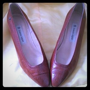 Heels that are slightly used