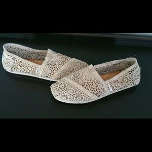 Silver crochet TOMS