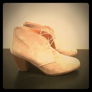 Heeled suede desert boots