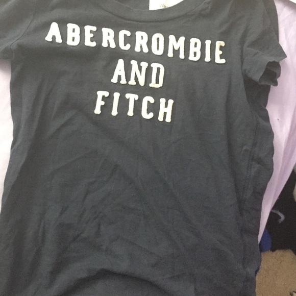 Abercrombie tee - Picture 1 of 3