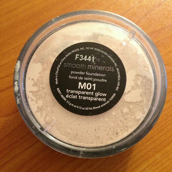 Avon smooth minerals transparent glow - powder
