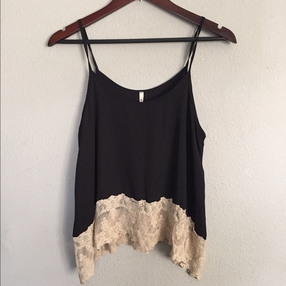 🔴SOLD🔴Boho black tank with lace ☀️☀️