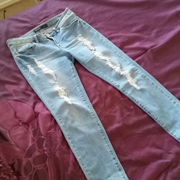 Distressed Junior Jeans