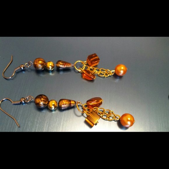 Gold earrings - Picture 2 of 3