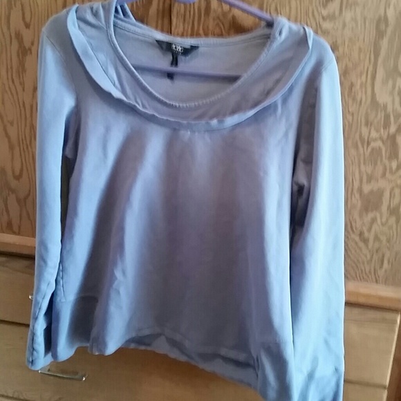 BCBG pullover w/hood