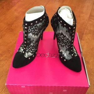 NWT Shoe dazzle "Alejandra" black lace booties