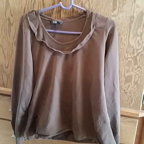 BCBG pullover w / hood