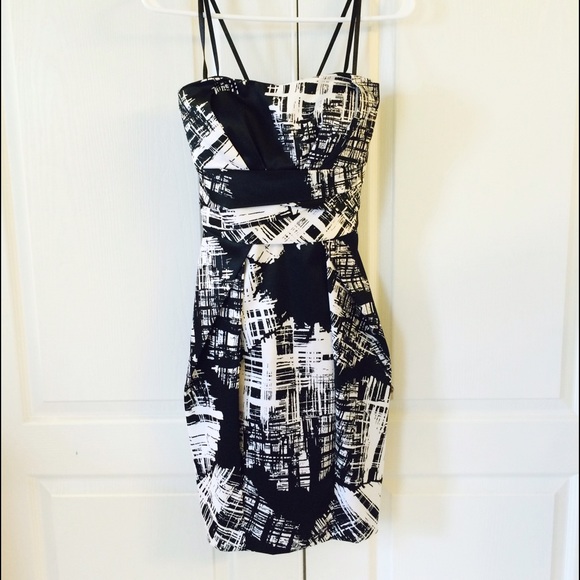 Sleeveless Black and White Dress