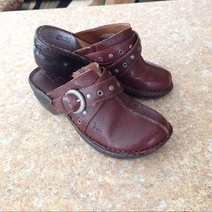 BOC  LEATHER CLOG STYLE SHOES