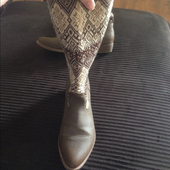 Pattern boots - Picture 3 of 4