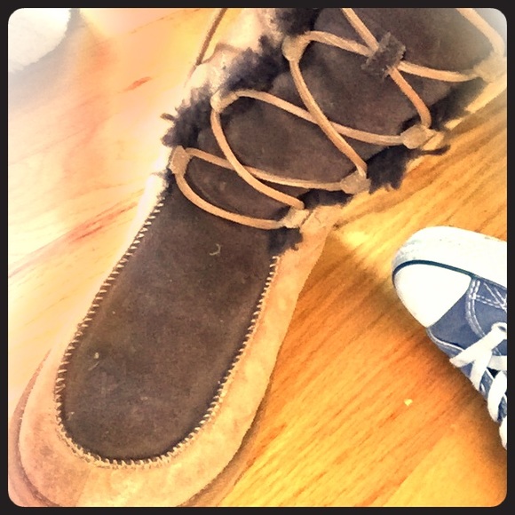 Chestnut w/brown stripe shearling UGGS!!
