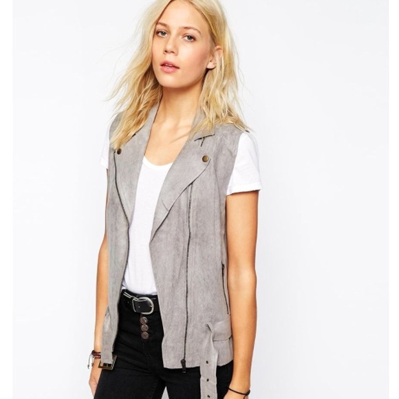 Sleeveless vest