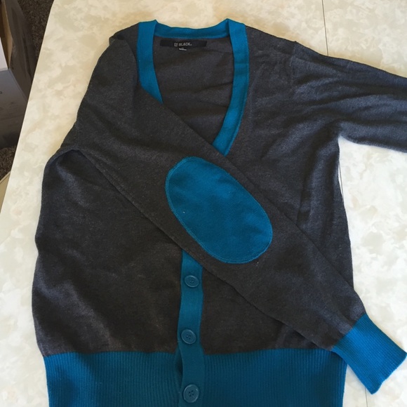 Long V neck cardigan - Picture 2 of 4