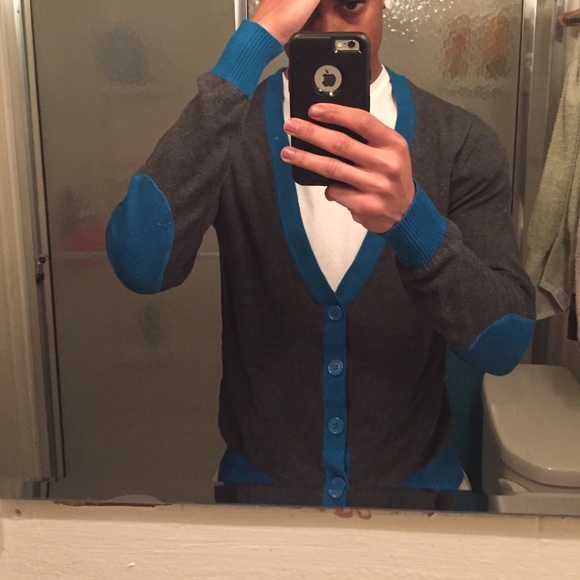 Long V neck cardigan - Picture 4 of 4