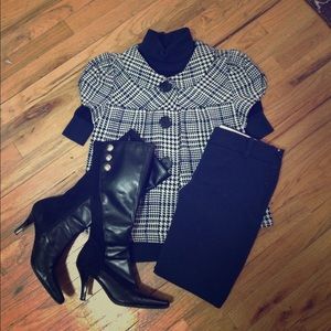 Short Sleeve Houndstooth Cape