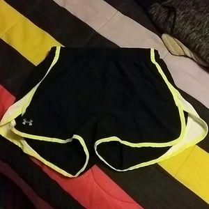 Athletic shorts for women