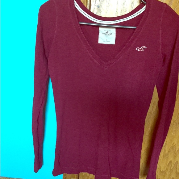 Maroon hollister v-neck