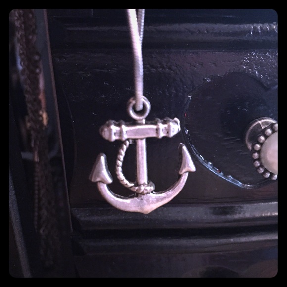 Anchor necklace