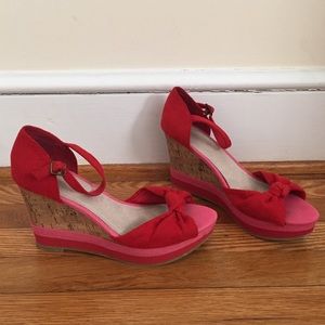Old Navy Red/Pink Wedges Sz 9