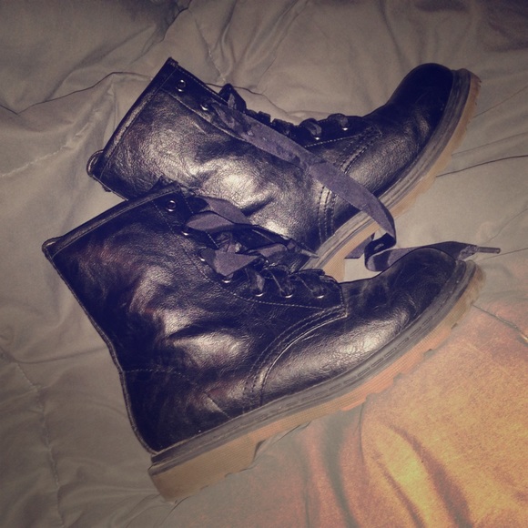 Black faux-Doc's