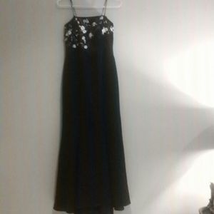 Beautiful  black  evening dress size 4