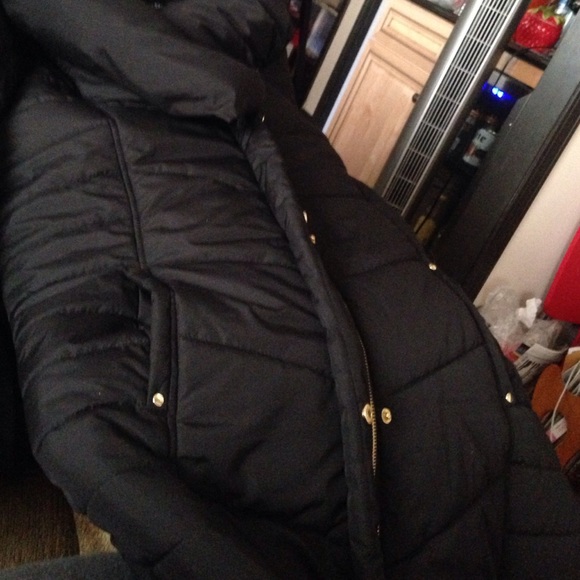 A very nice coat I got from a fellow posher !