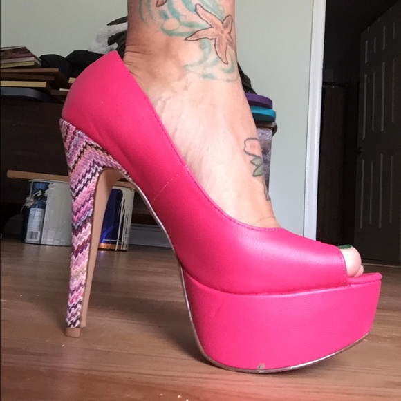 Shoes - Picture 3 of 4