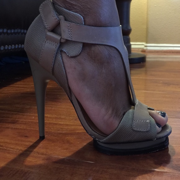 L.A.M.B.  Stiletto pumps