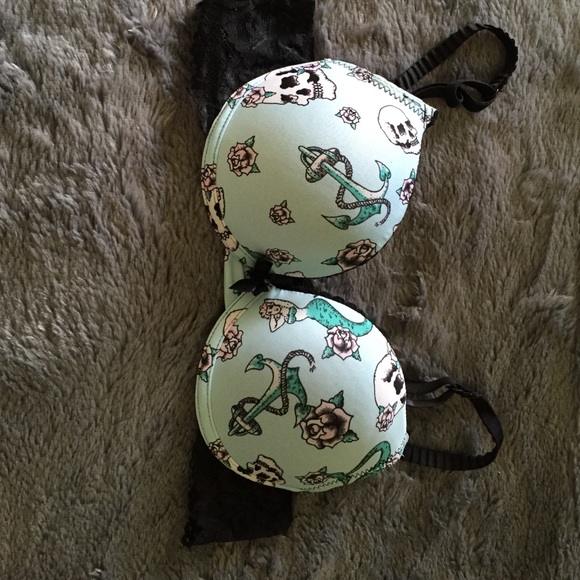 Skull and anchor lightly lined bra