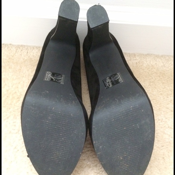 Black dress pumps with 1.5 in platform - Picture 3 of 4