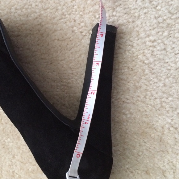 Black dress pumps with 1.5 in platform - Picture 4 of 4