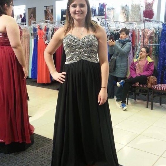 Prom dress size 12! Available after May 1st