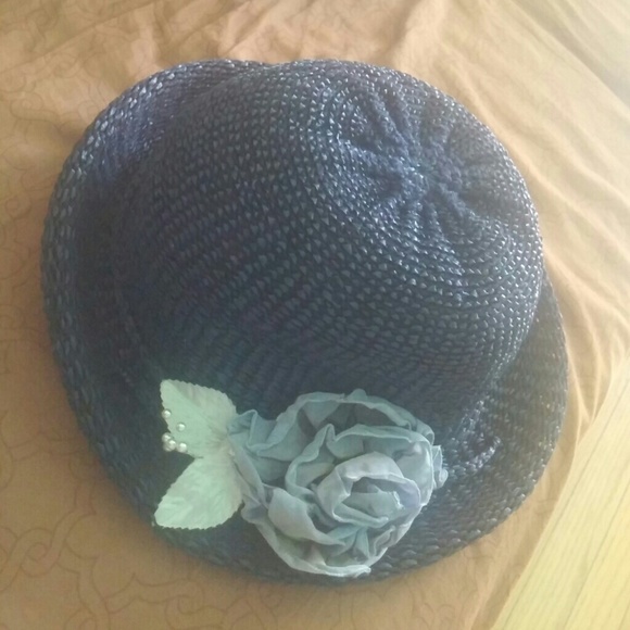 cute vintage hat :)