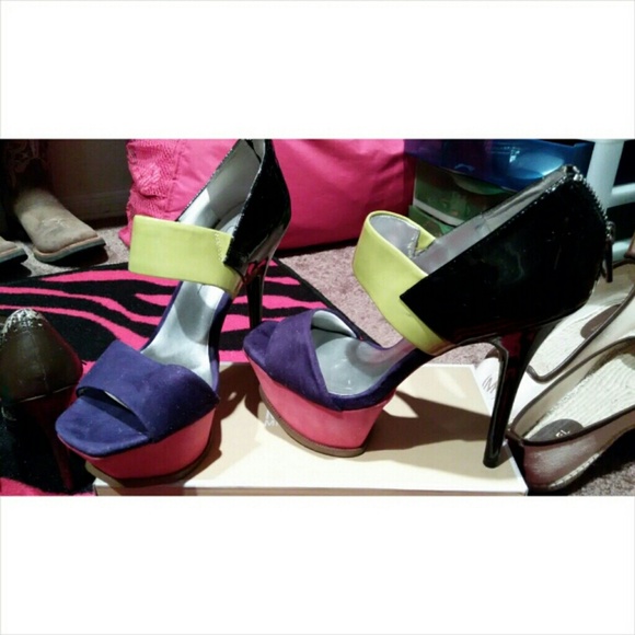 Multi colored heels - Picture 2 of 3