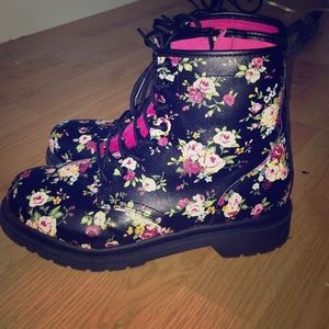 Floral Doc Lookalikes 🌸