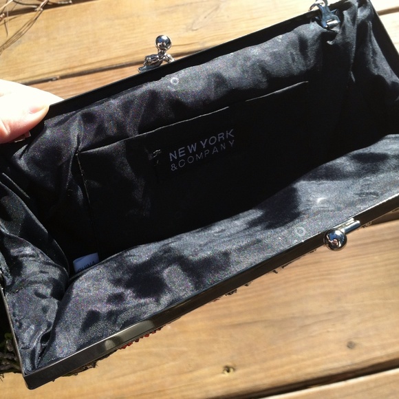 Beautiful clutch! - Picture 4 of 4