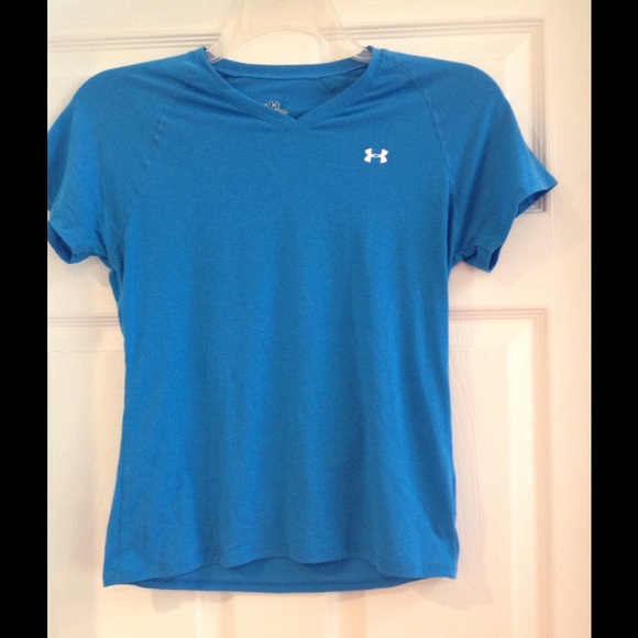 Under Armour V-neck shirt, Sz SM