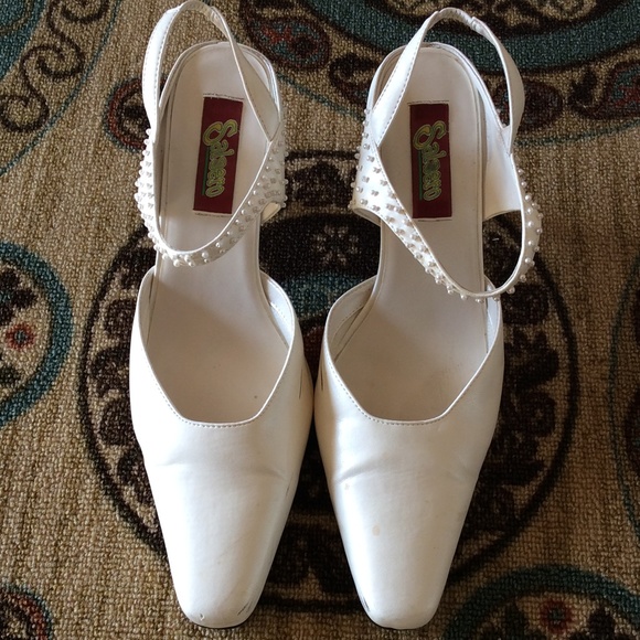 Elegant ivory & pearl.