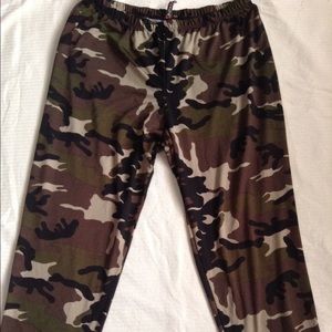 Plus Size Camoflauge Leggings (3X)