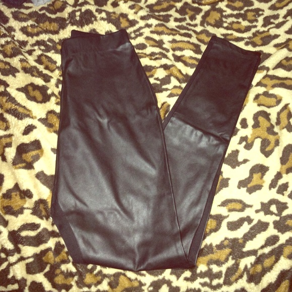 H&M Pants - black leather/cotton leggings💫