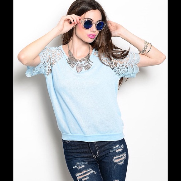 NWOT Lace Detailed Top