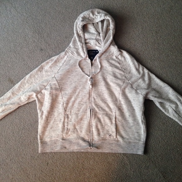 American Eagle Cream Colored Sweatshirt